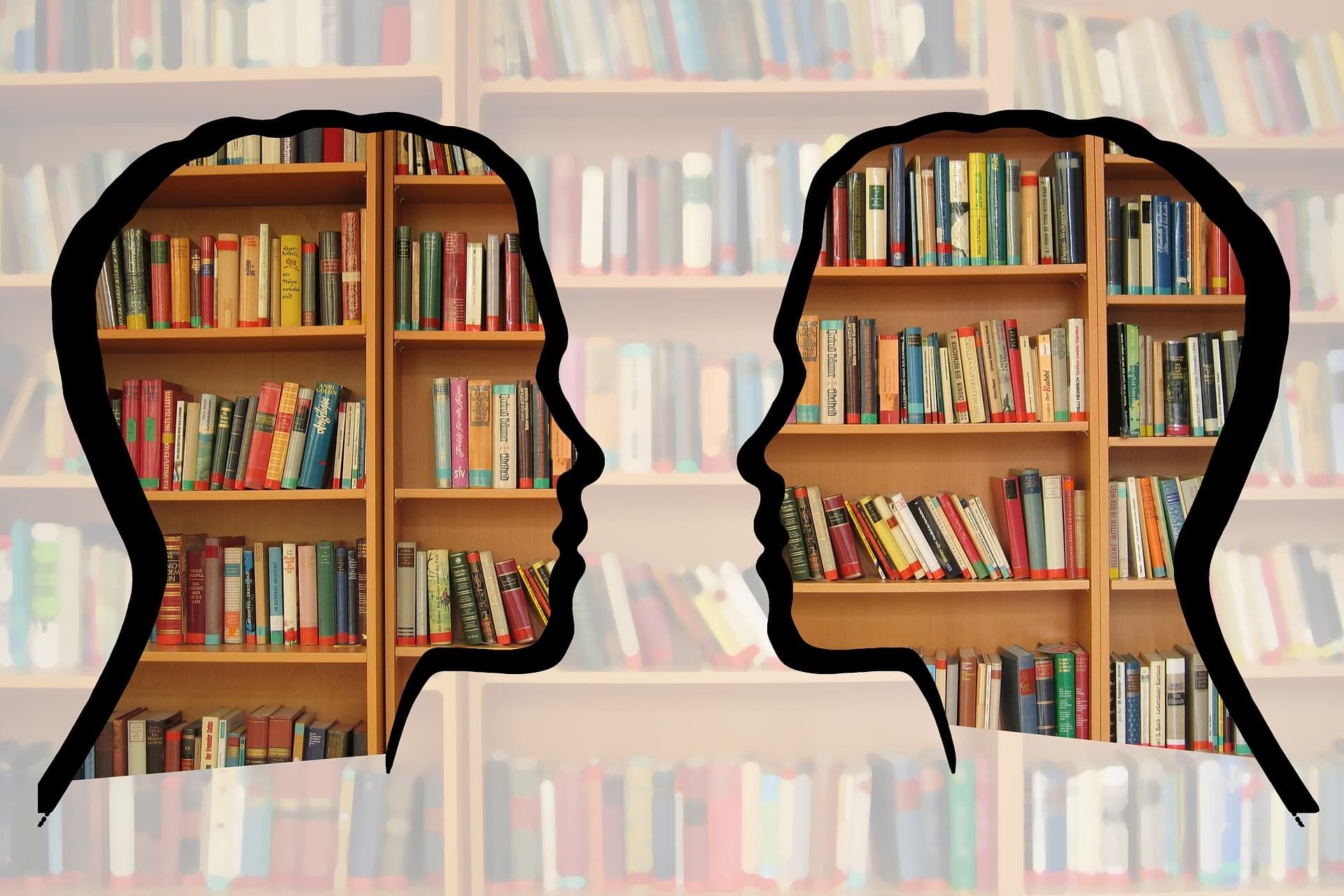 頭を使いすぎてあたまが図書館のようになった人のシルエット